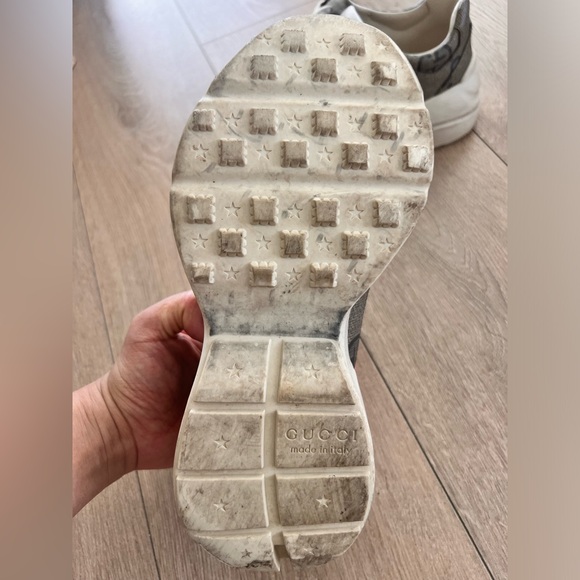 Gucci Rhyton sneaker~ - Picture 3 of 5